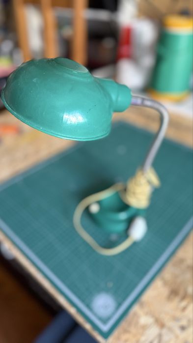 Candeeiro de Secretária Vintage Verde com Braço Flexível – Anos 70/80