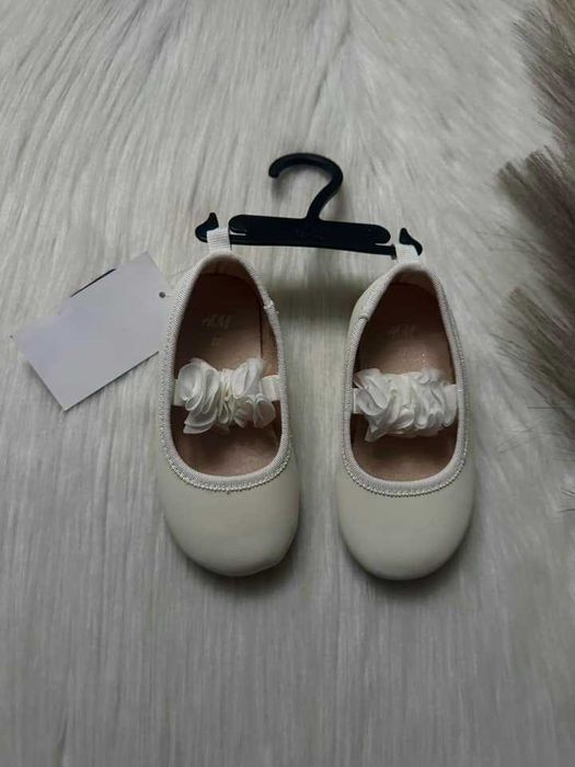 Nowe eleganckie buciki rozmiar 22 H&M