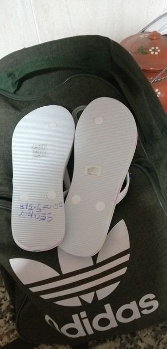 Chinelos novos  da KIDS