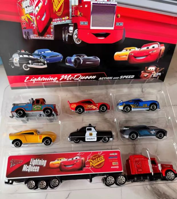 Набір іграшкових машинок 7 шт з вантажівкою в коробці McQueen.