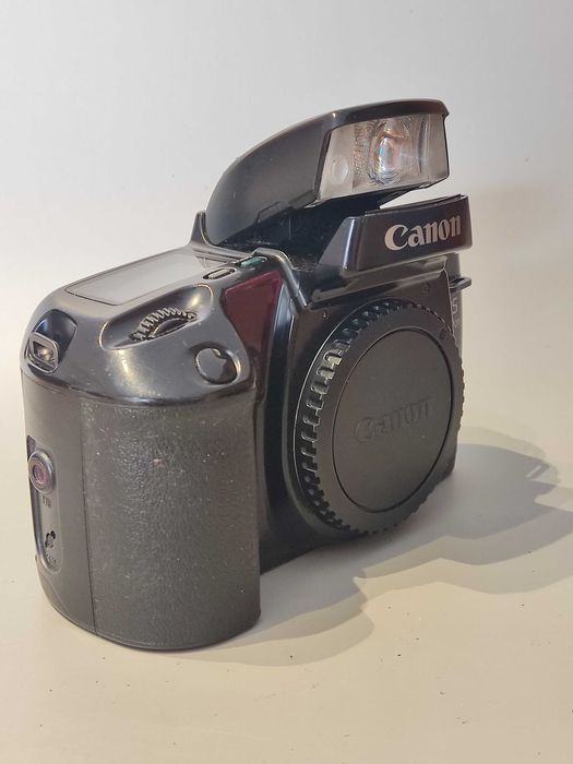 Canon EOS 100QD - Câmara Analógica