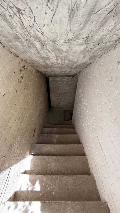 Продам гарний будинок, двоповерховий+чердак, в с. Новосілки