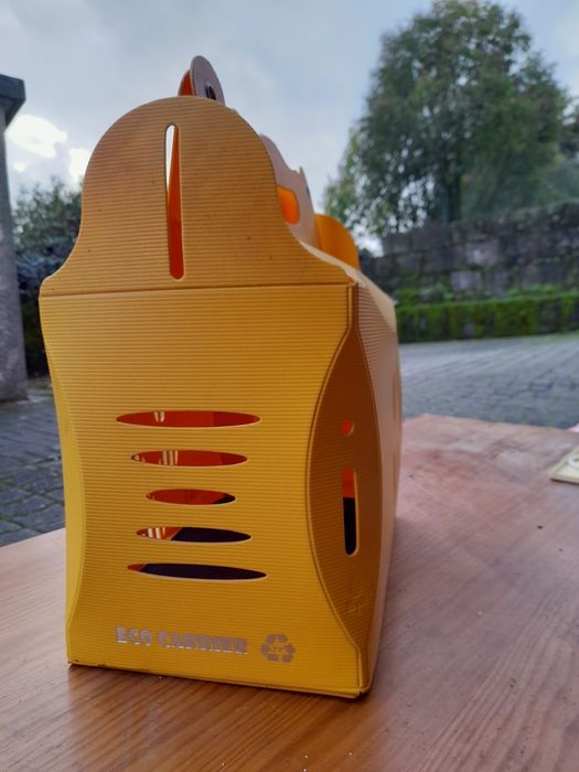 Transportadora pequena para animais