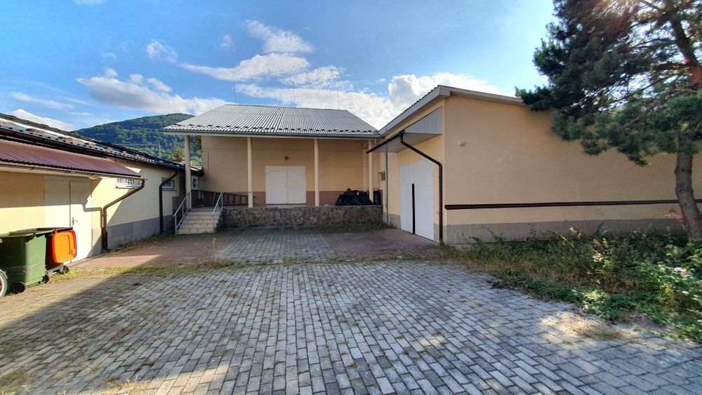 ПРОДАЖ ТОРГОВОГО КОМПЛЕКСУ в самому центрі м. Тячів вул. Шапошнікова