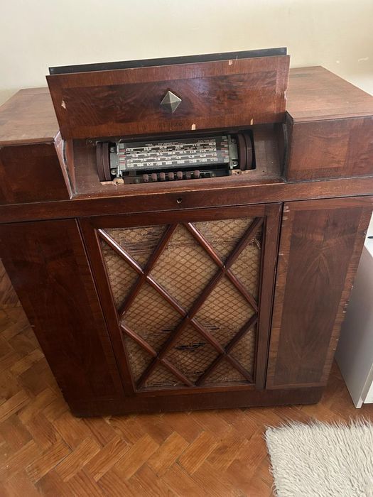 Rádio Móvel vintage