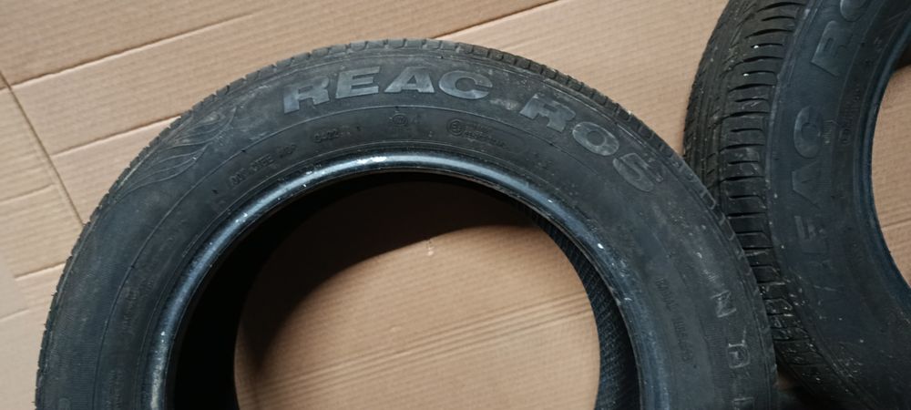 Vendo 2  peneus como novos