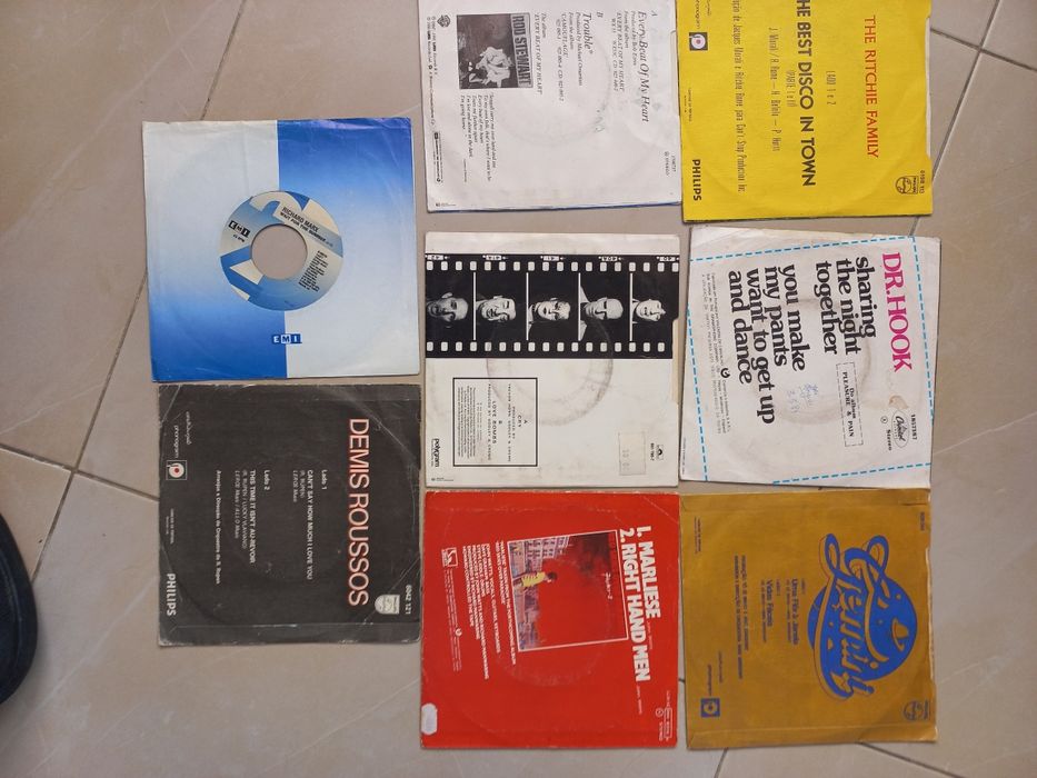 Lote 15 singles em bom estado