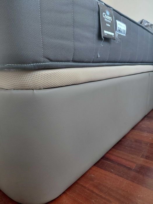 Vendo sommier em excelente estado (colchão incluído) ***BAIXA DE PREÇO***