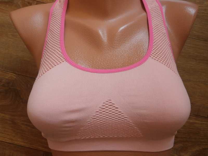 Topy sportowe staniki