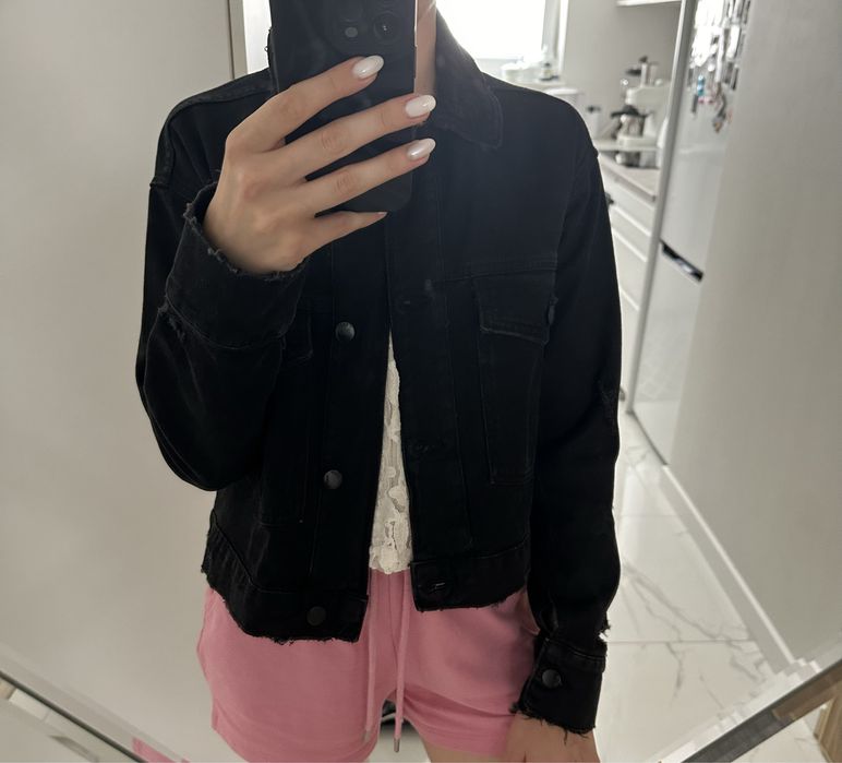 Czarna kurtka jeansowa cropp XS