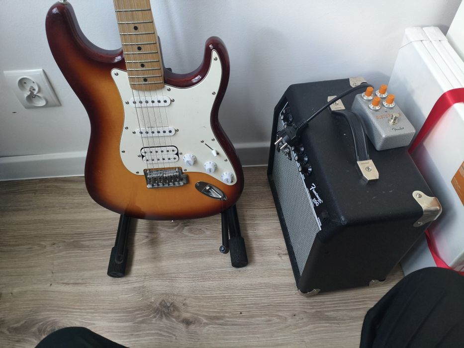 Fender Squire Affinity Stratocaster  zestaw