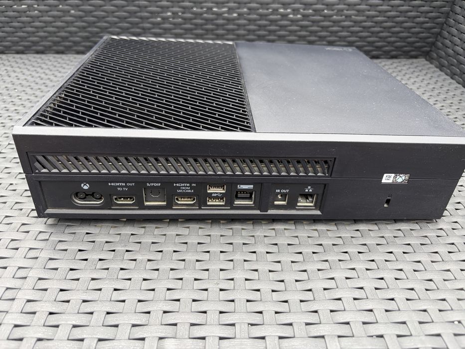 Xbox one z kinectem 2 pady