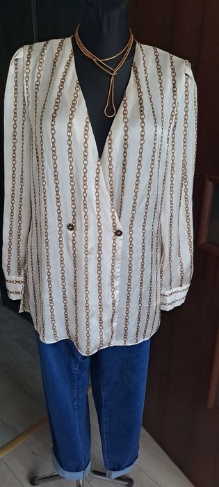 Elegancka bluzka w serek przekladana jak koperta z rozporeczkami