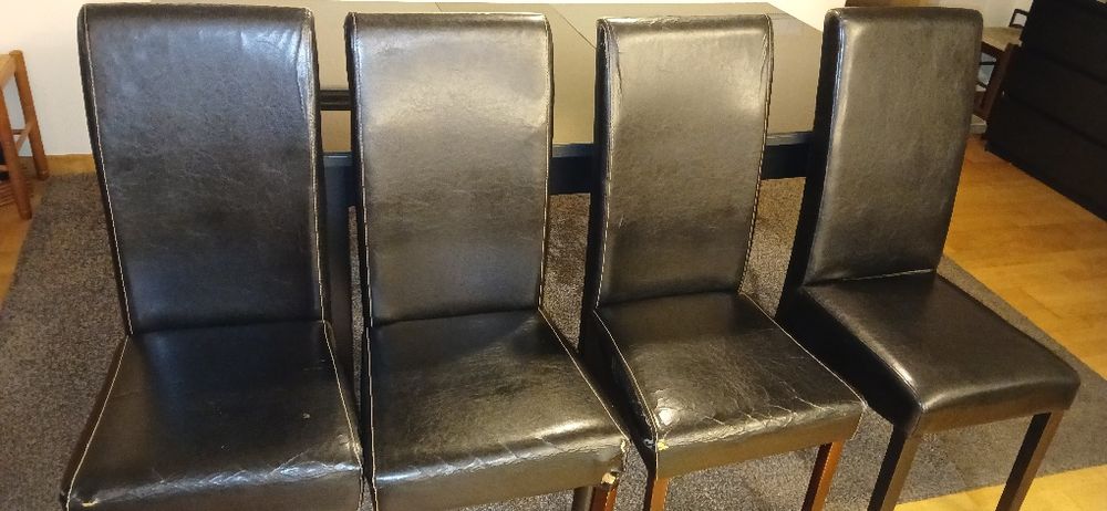 Mesa com  4 cadeiras