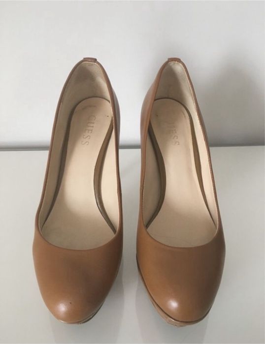 GUESS skóra skórzane buty karmelowe szpilki platformy 39