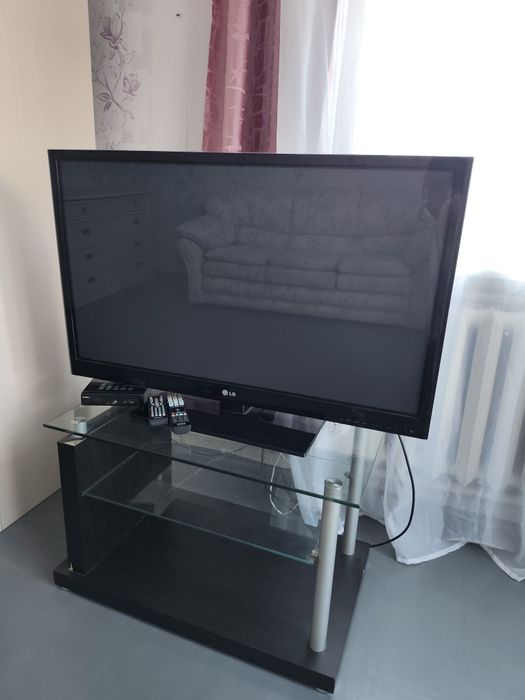 Телевізор LG у чудовому стані 42 діагональ