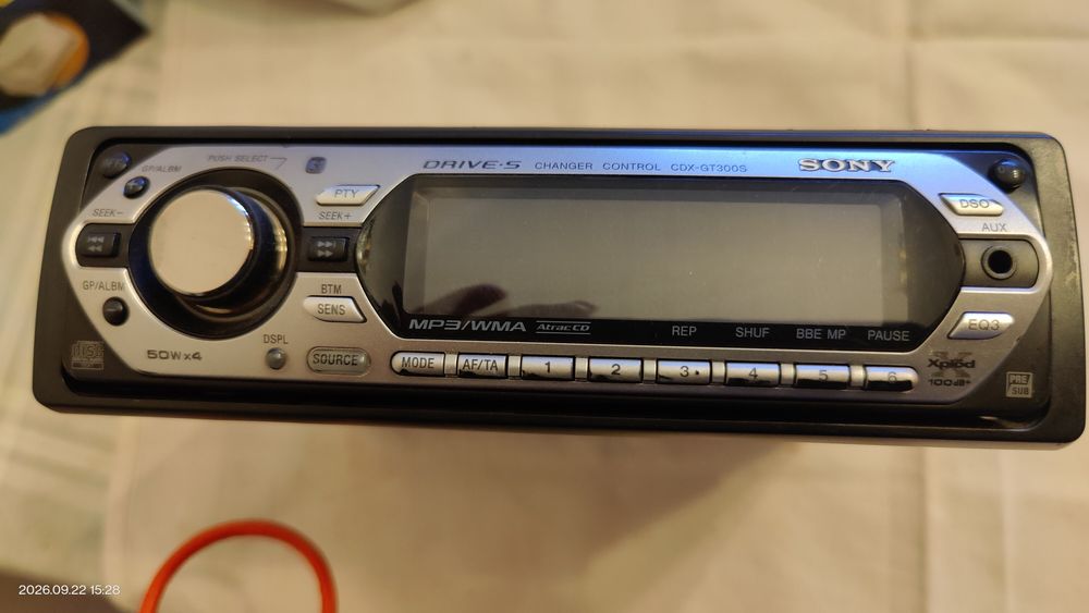 Auto Radio Sony CdX-Gt  300 s