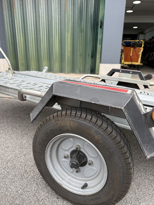 Atrelado  para motas  de 2-3 e 4 rodas