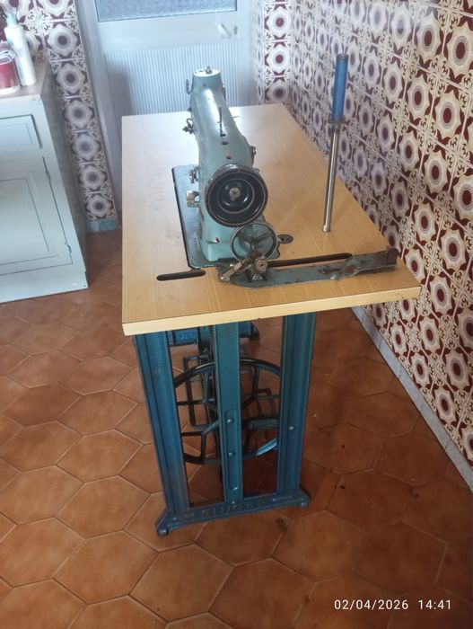 Maquina de costura Singer