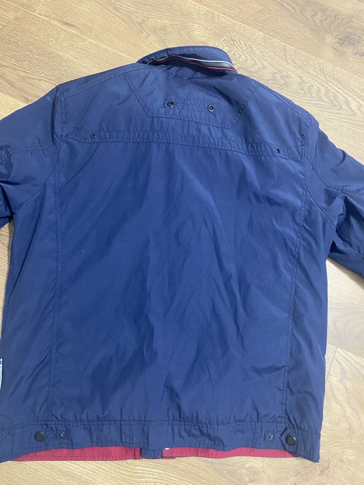 Granatowa kurtka męska z czerwonymi wstawkami rozmiar 44/2XL
