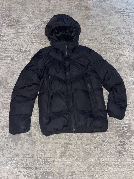 Пуховик найк чорний
