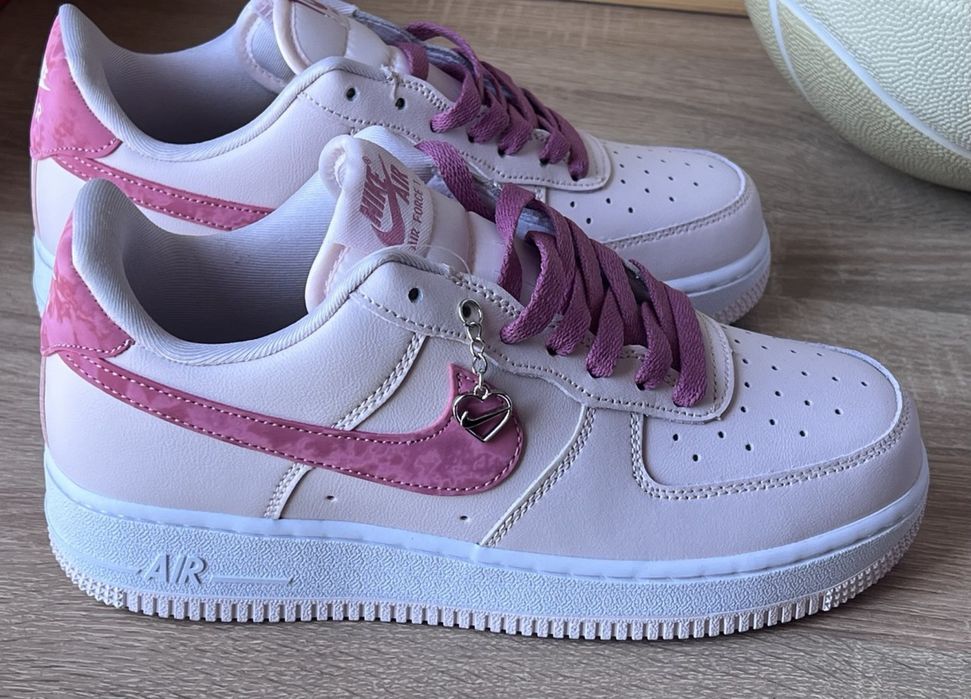 Nike Force One Low Valentine’s Day