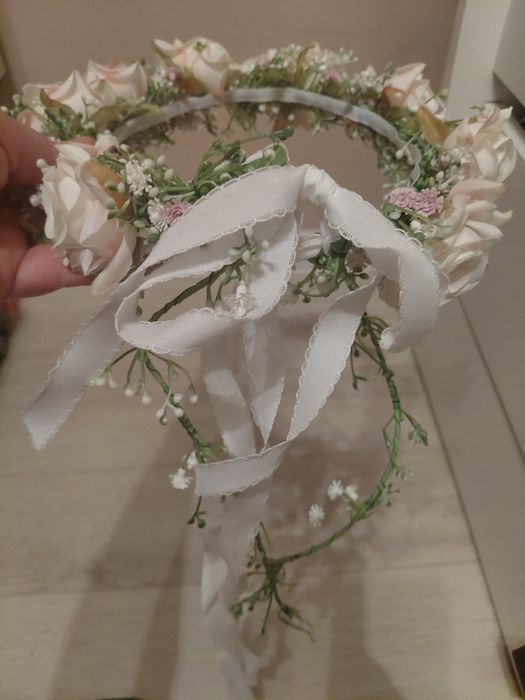 Sukienko-alba, torebka,  wianek