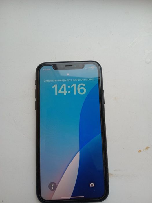 Продам айфон XR на 64 гб