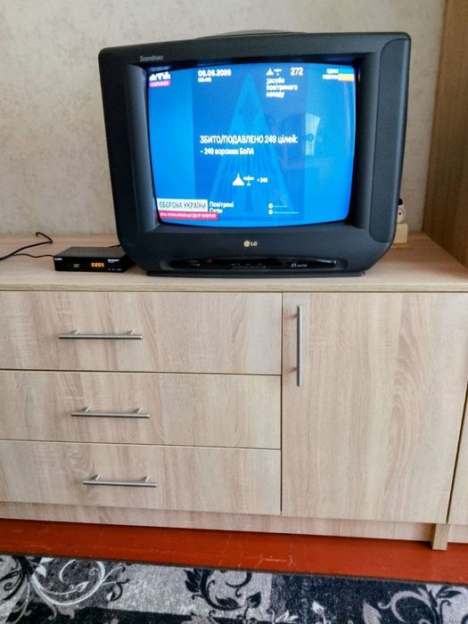 Продам телевизор LG