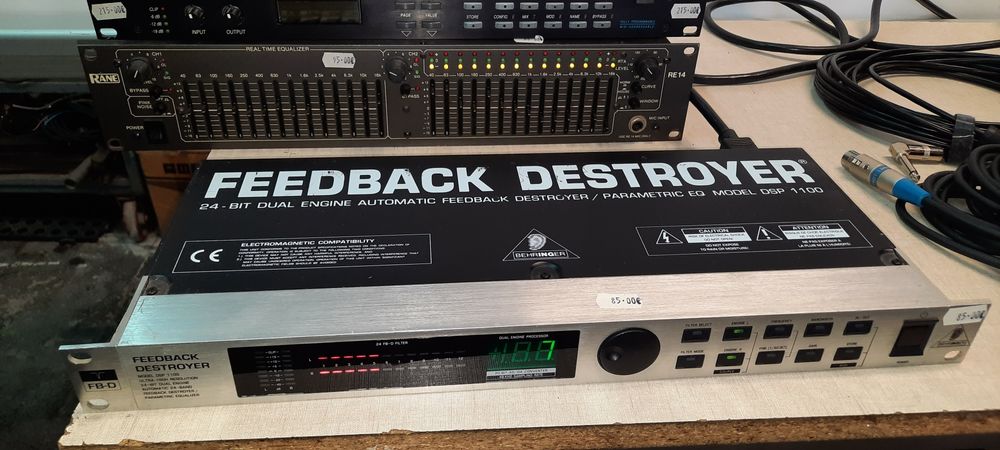 Mesa de mistura, processador de efeitos etc