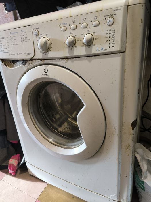 Пральна машина Indesit IWSC 5105 | Не вмикається | На ремонт або запча