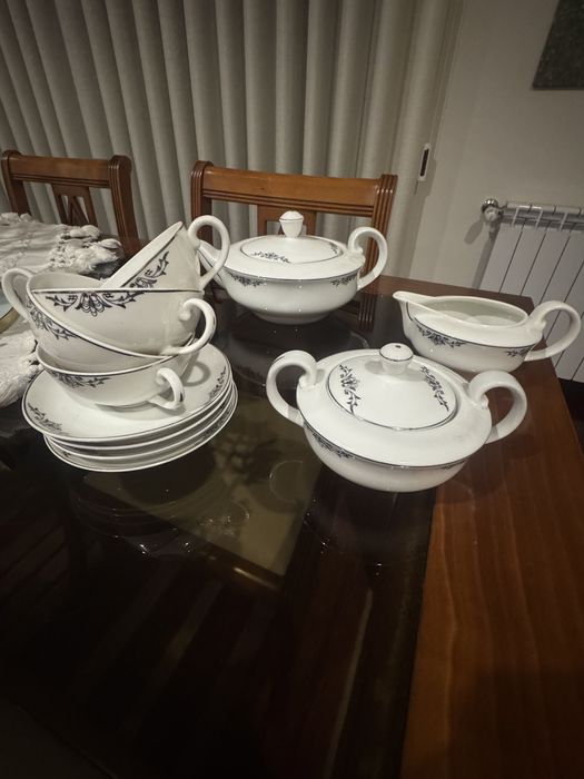 Lote de Porcelana Vista Alegre Antiga (Marca 31: 1924-1947) – Estilo Art Déco / Clássico