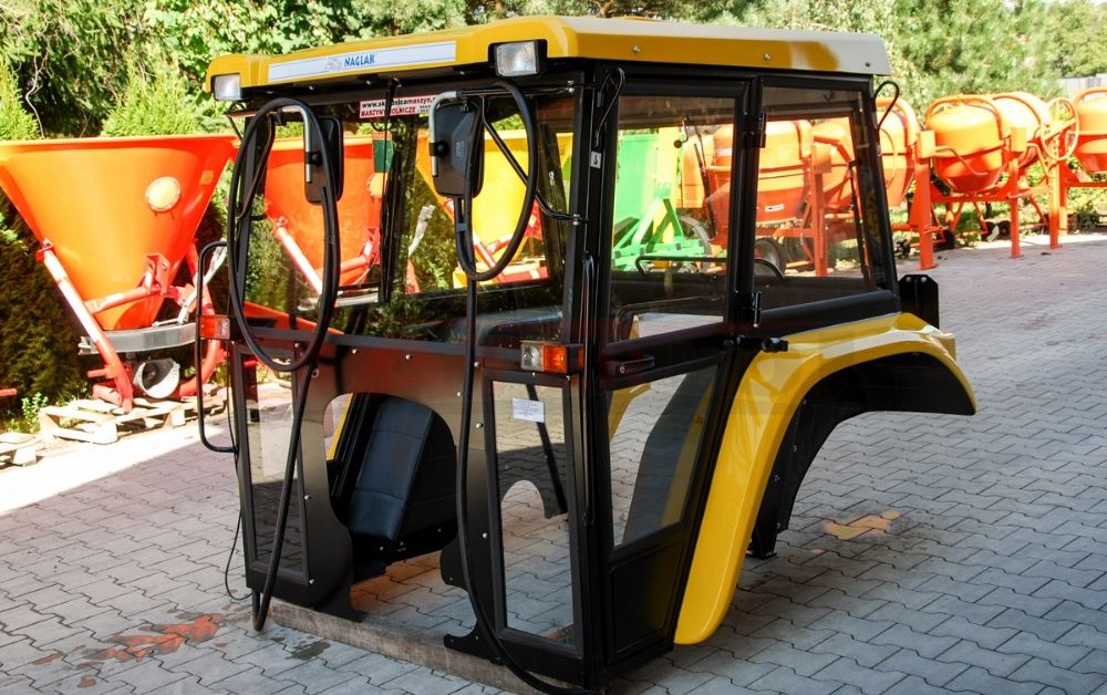 Kabina URSUS C-360 NAGLAK z tworzywa NOWY WZÓR + ogrzewanie żołta