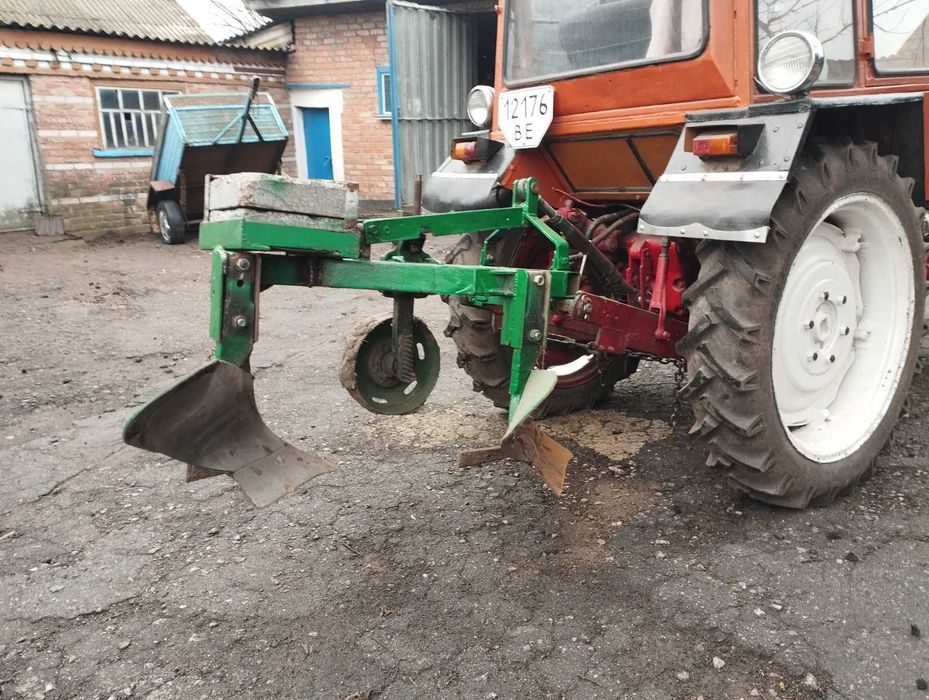Продам Трактор Т-25,, картоплесаджалка, (можна окремо