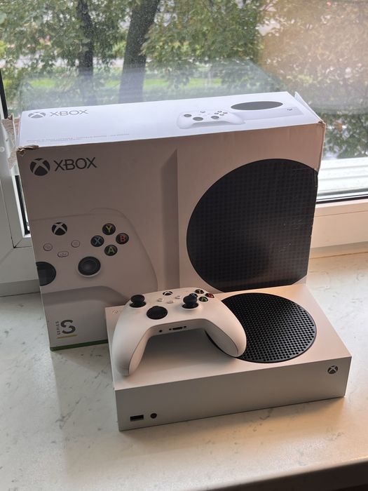Xbox series S повний комплект ідеальний стан