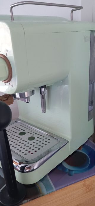 Máquina de Café em caixa com manual
