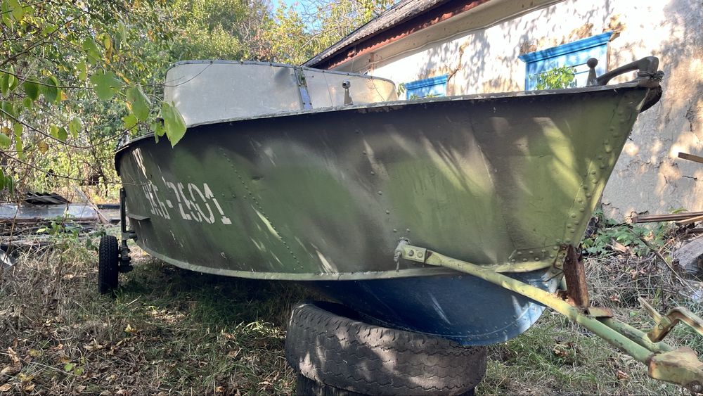 Прогрес 2 лодка човен катер моторний