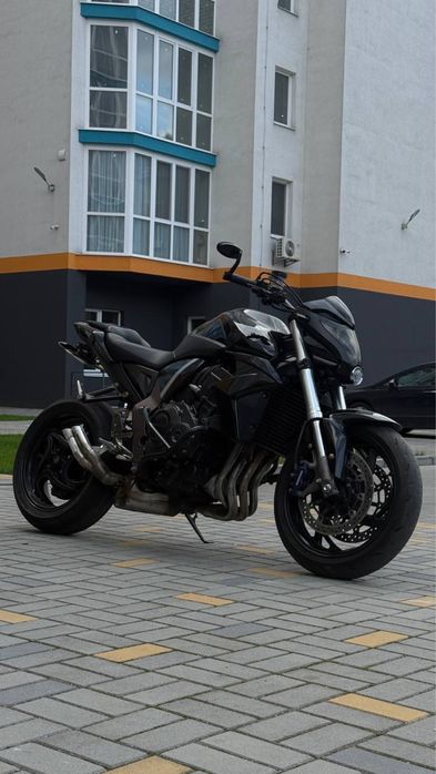 Продам Honda CB1000R