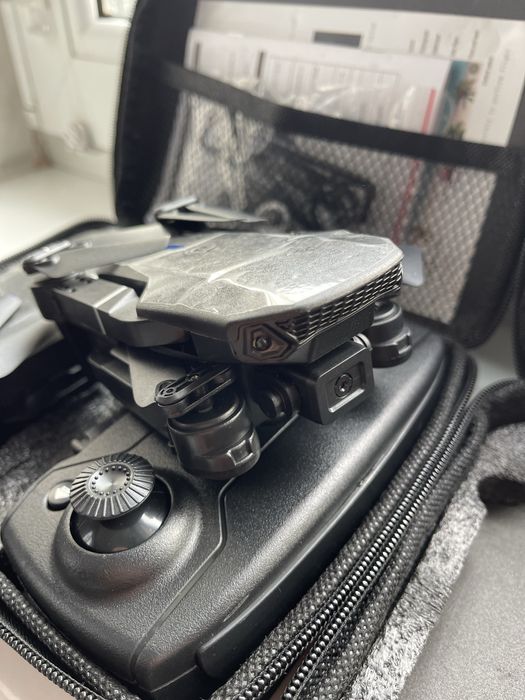 Квадрокоптер E88 pro