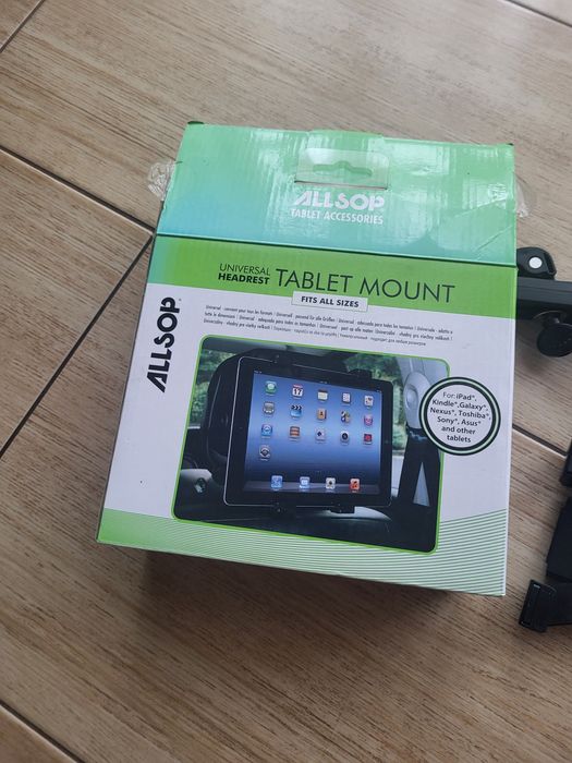 Uchwyt na tablet do samochodu