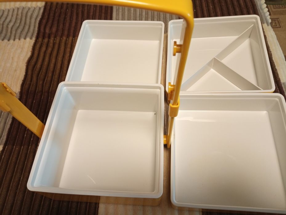 Ланч бокс,четыре бокса размером 19*19*6см