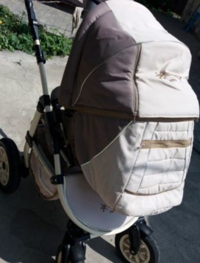 Продам  коляску  ( Cosmos  Adamex)