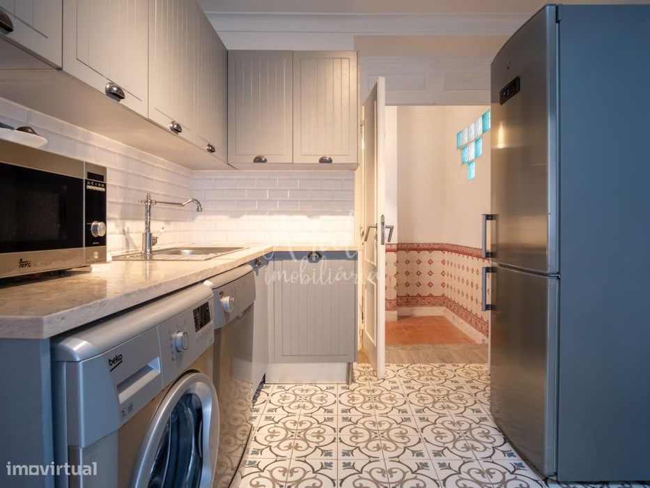 Apartamento T3 com Licença de Alojamento Local e Terrço - Lisboa