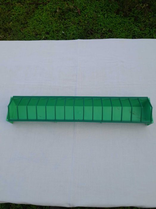 Кормушка-лоток для цыплят