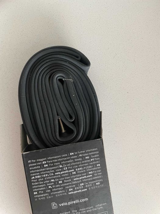 Câmara de Ar Pirelli SporTube 700x23/30 Válvula Presta 48 mm (Nova)