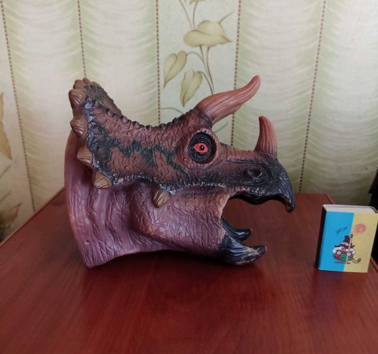 Игрушка перчатка на руку Динозавр