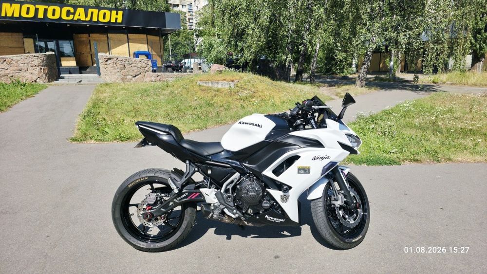 Мотоцикл Kawasaki EX 650. (Не Suzuki, Honda, Bmw, Yamaha)