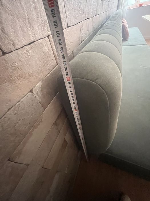 Vendo conjunto de sofa verde e mesa