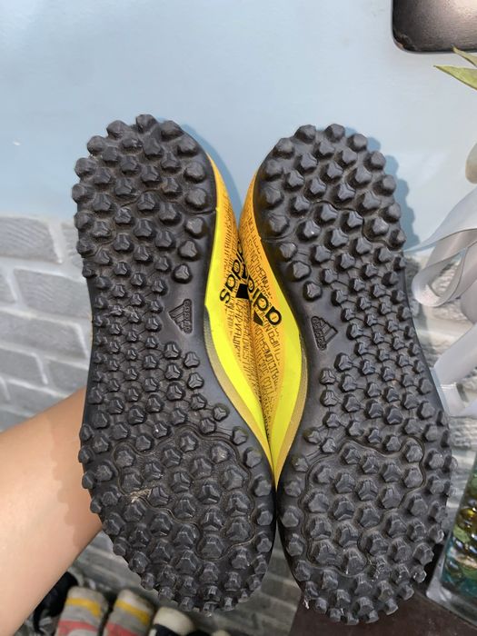 Chuteiras de Futbol Adidas,Tamanho 35