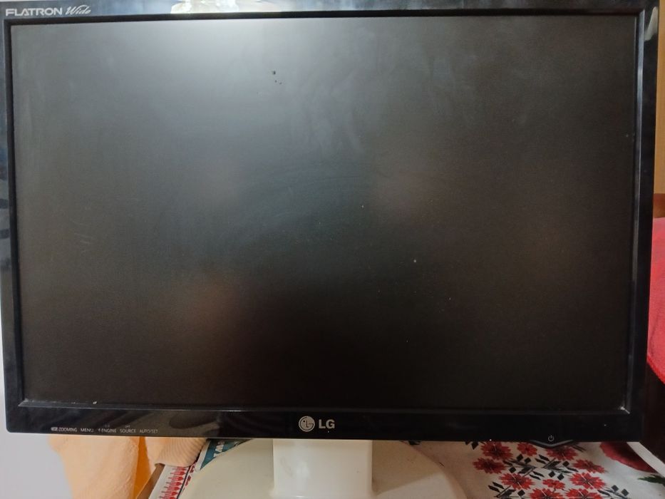 Монітор до комп'ютера